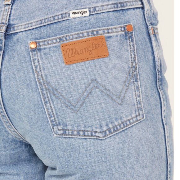 NWT Wrangler Women's Medium Wash High Rise Wrock 627 Kick Flare Jeans - Picture 4 of 7